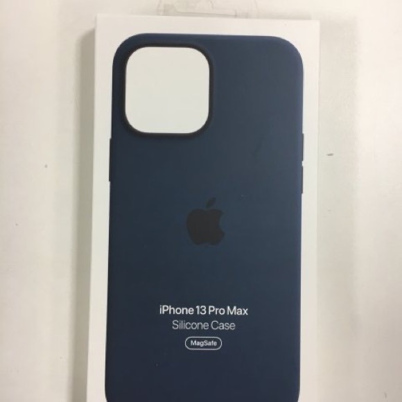 APPLE SILICONE CASE WITH MAGSAFE - FOR IPHONE 13 PRO MAX - ABYSS BLUE - Picture 2 of 3